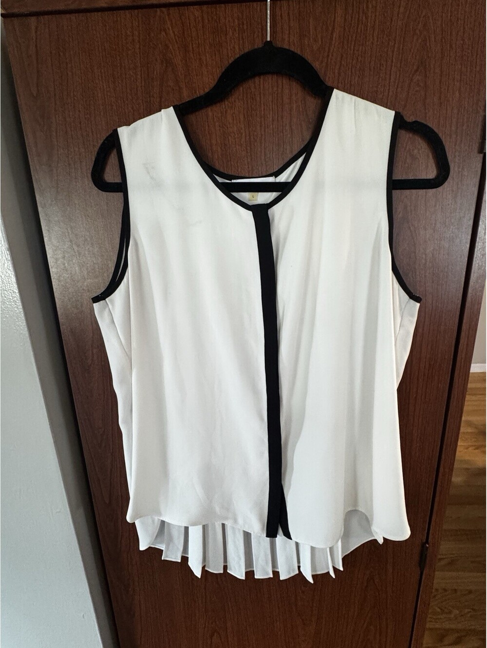 Calvin Klein Womens L Blouse White Black Pleated Back Sleeveless Career Top